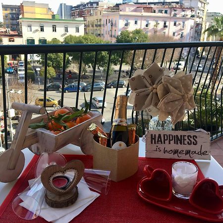 مبيت وإفطار Holiday Garibaldi Napoli المظهر الخارجي الصورة
