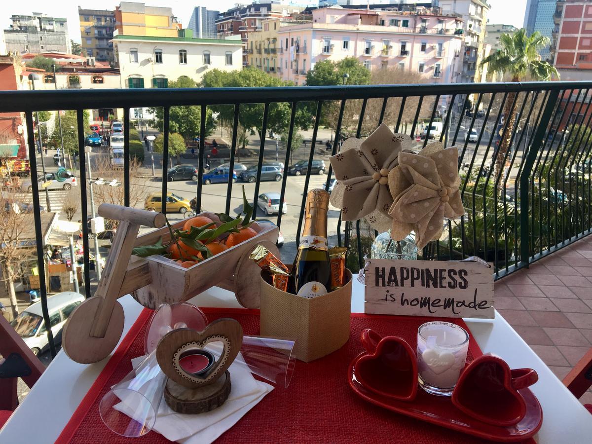 مبيت وإفطار Holiday Garibaldi Napoli المظهر الخارجي الصورة