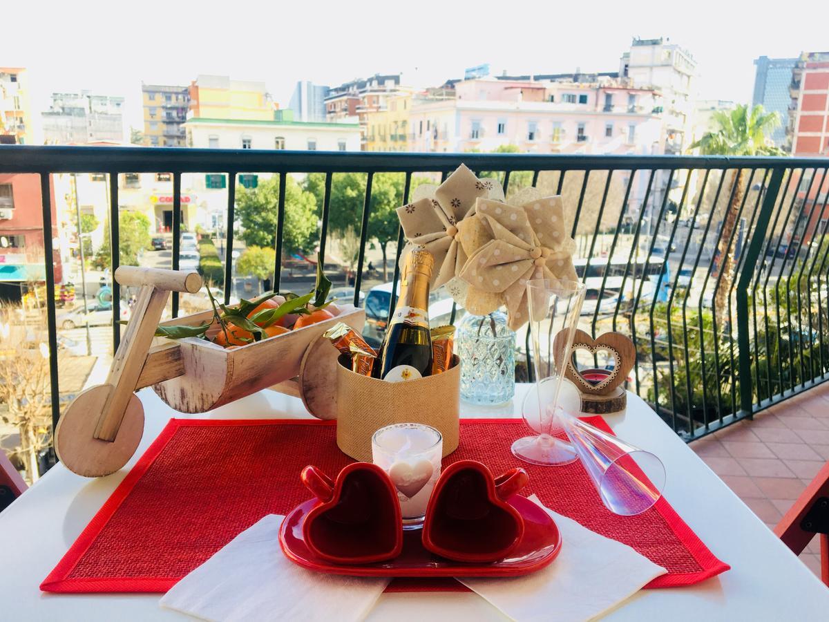 مبيت وإفطار Holiday Garibaldi Napoli المظهر الخارجي الصورة