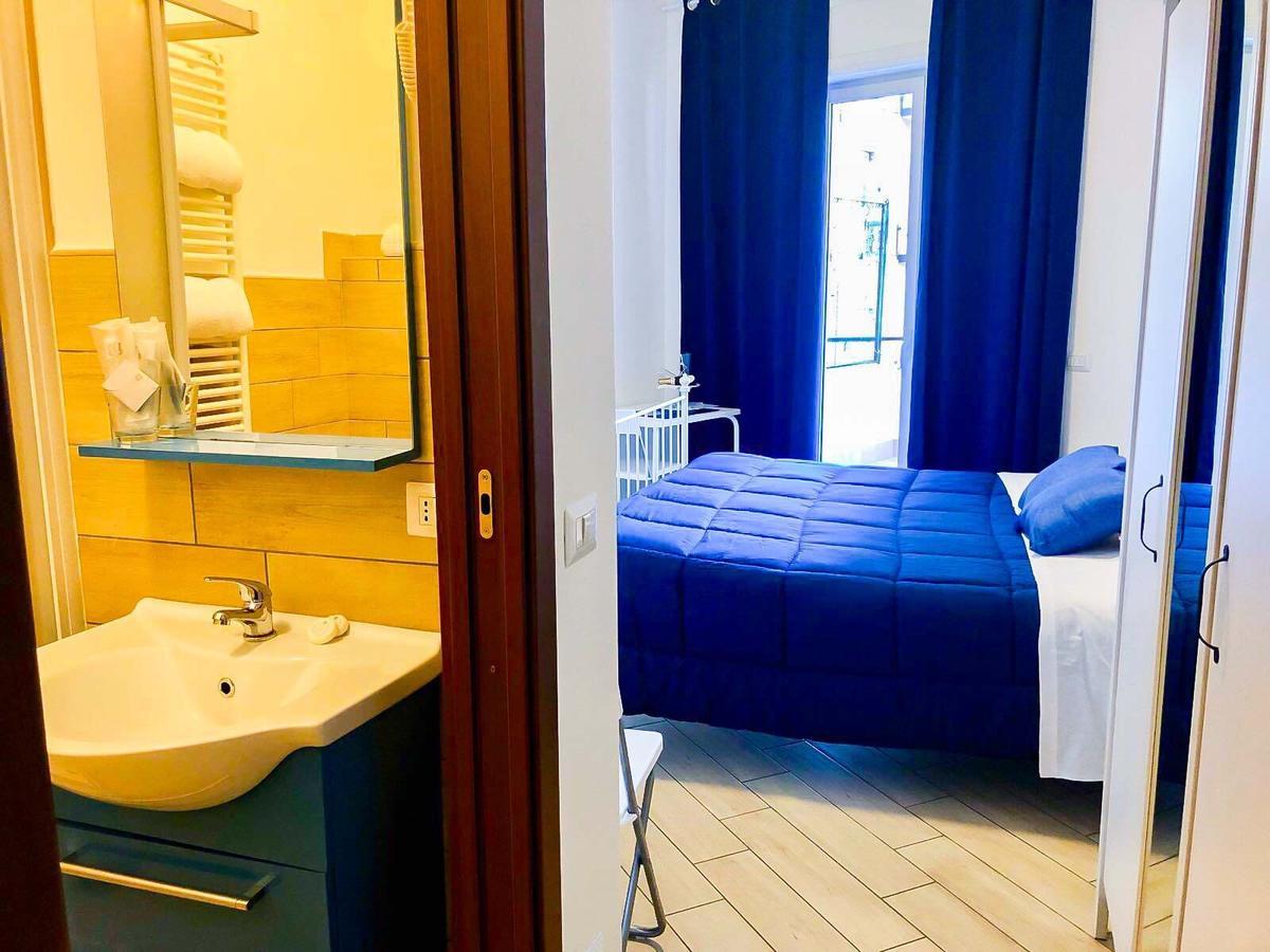 مبيت وإفطار Holiday Garibaldi Napoli المظهر الخارجي الصورة